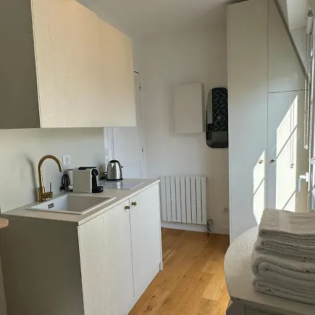 Trocadero Devant Le Metro Passy * Paříž